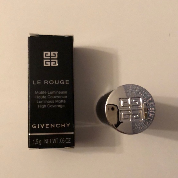 GIVENCHY Le Rouge Matte Lipstick 333 L’Interdit - Picture 8 of 9